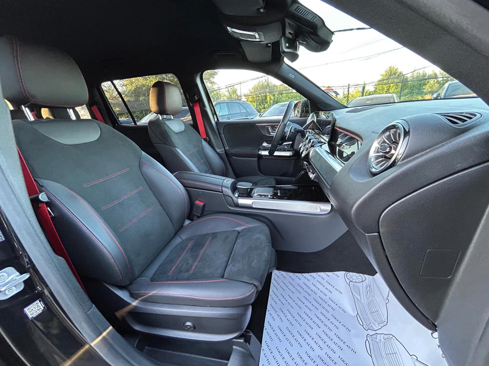 Mercedes-Benz GLB35AMG 4Matic* 6+ 1* ГАРАНЦИЯ ДО 11.2027* , снимка 8 - Автомобили и джипове - 55706591