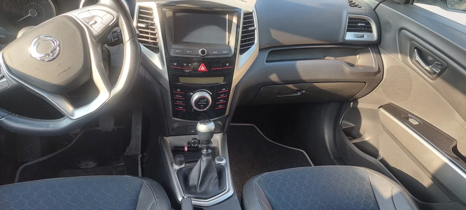 SsangYong Tivoli 1, 6, снимка 8 - Автомобили и джипове - 56004839