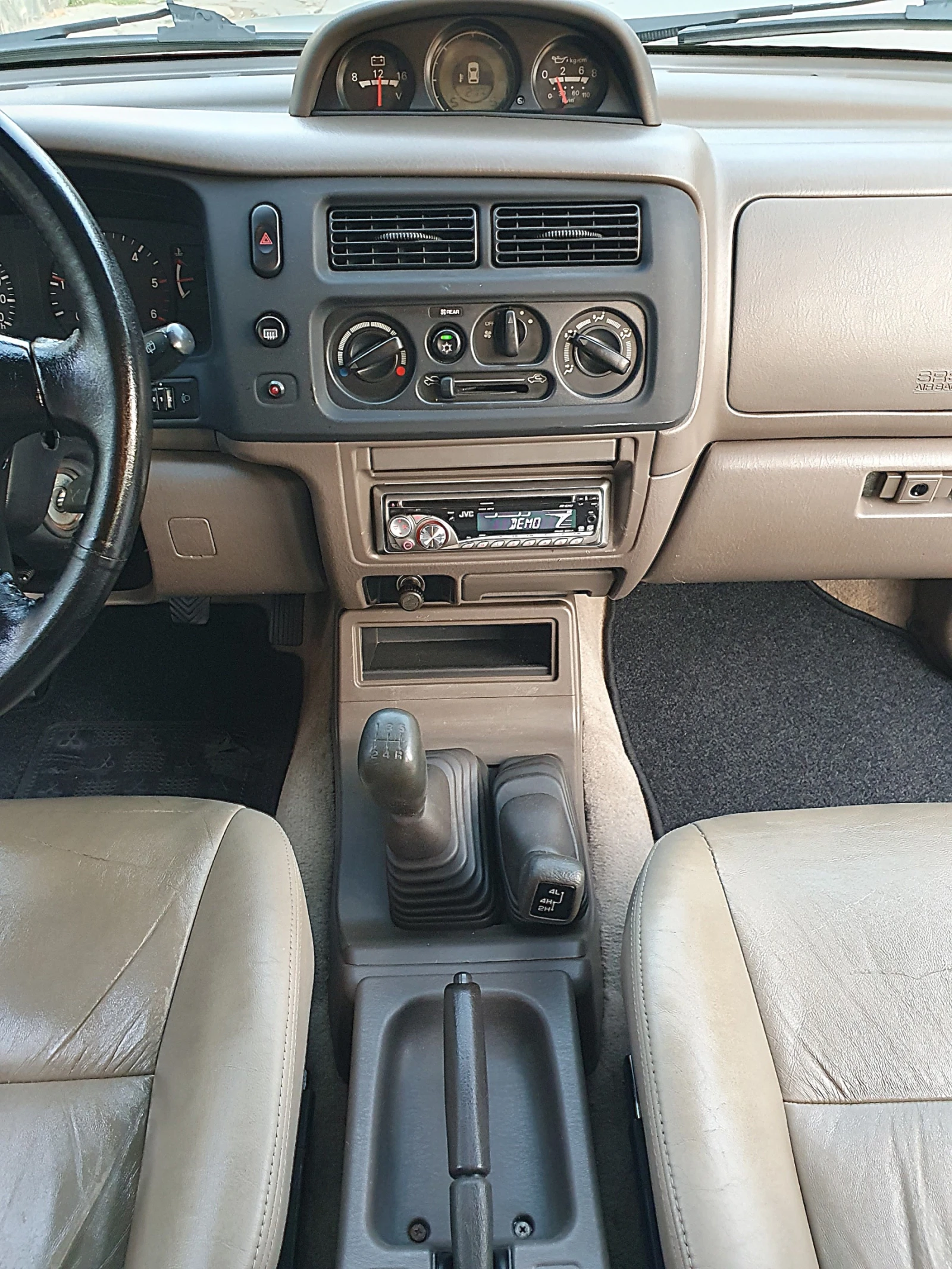 Mitsubishi Pajero sport 2.5TDI-KLIMATIK!, снимка 16 - Автомобили и джипове - 56145266