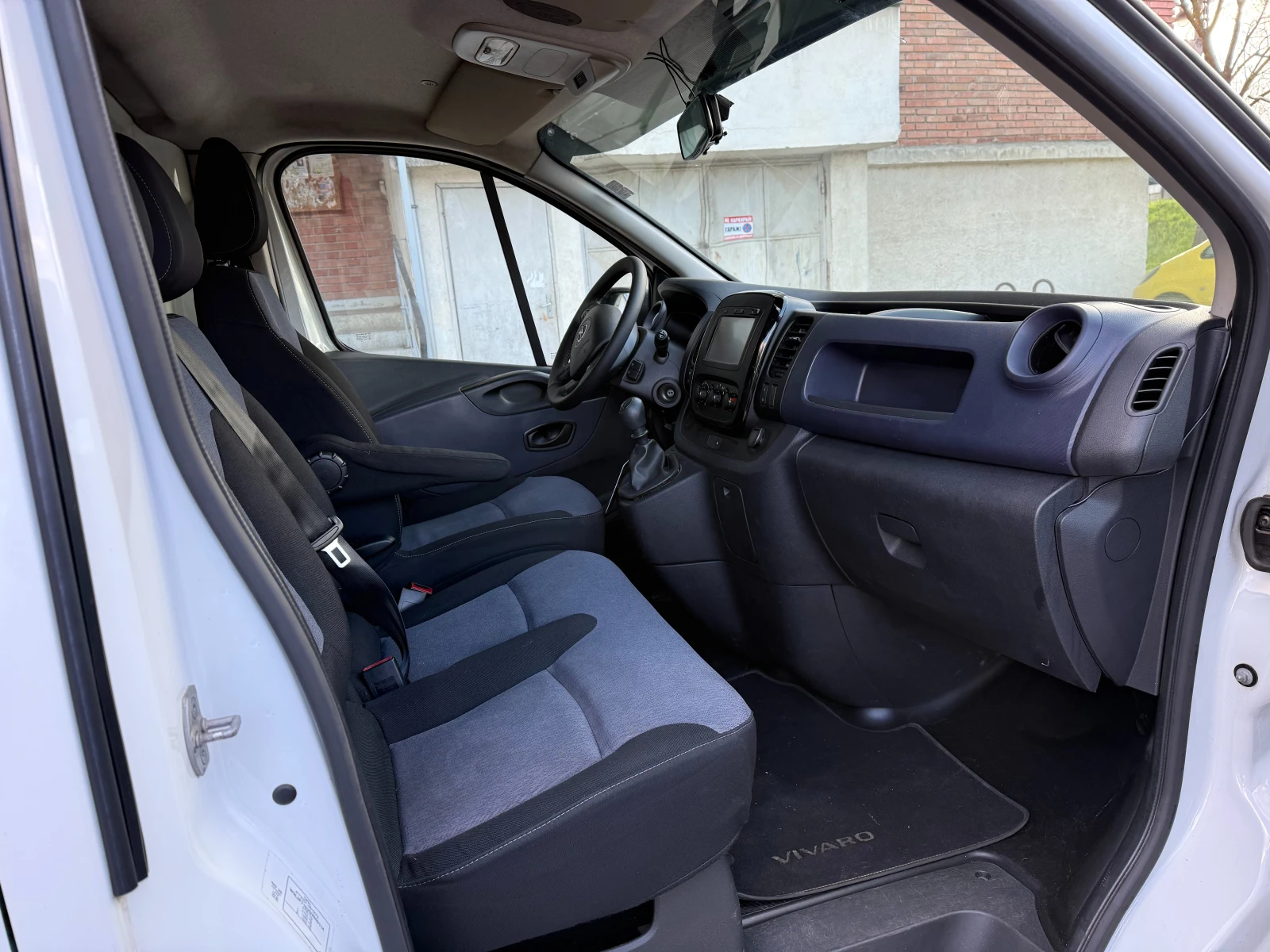 Opel Vivaro 1.6CDTI BITURBO, снимка 11 - Бусове и автобуси - 54561917