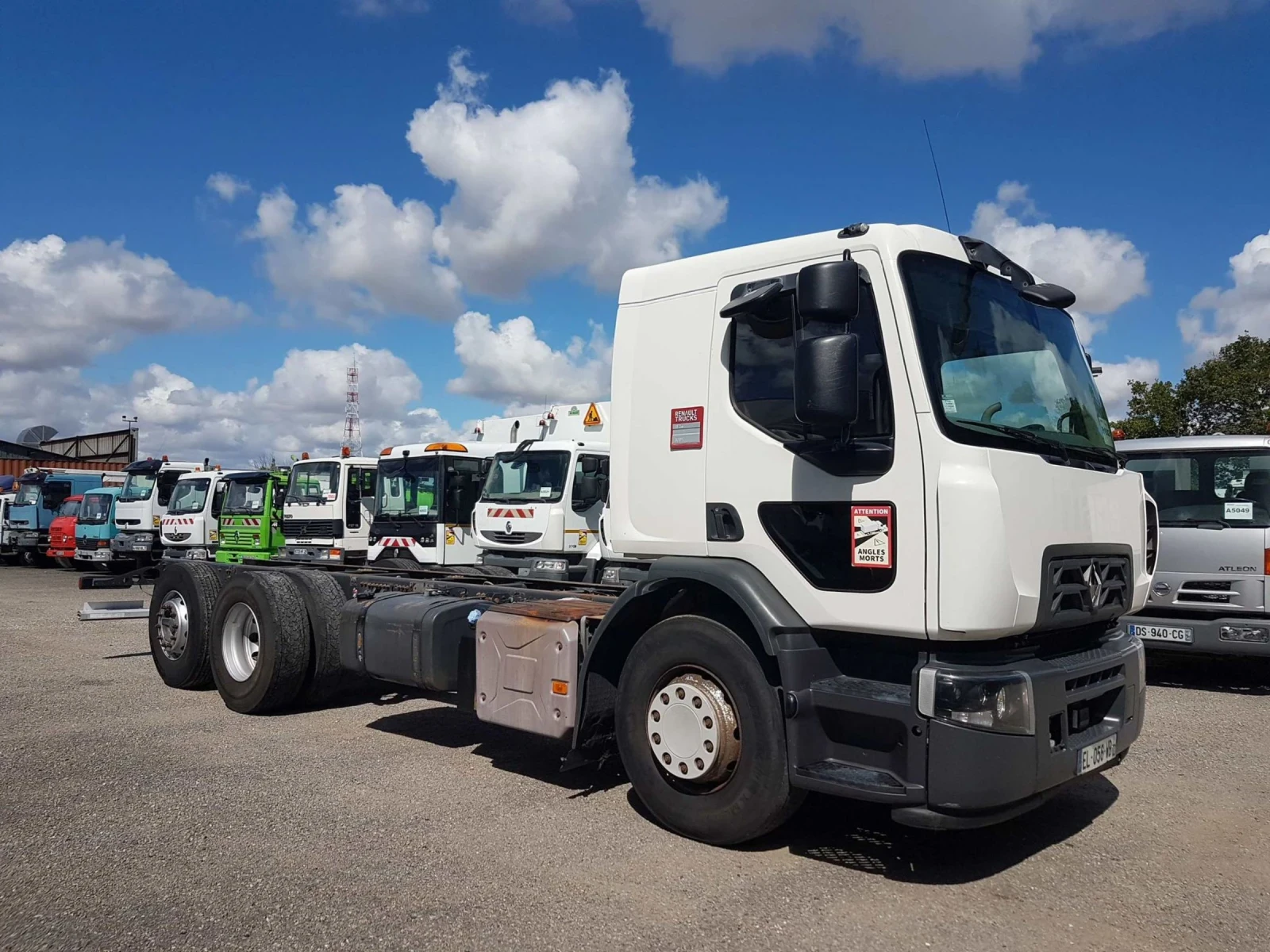 Renault D D WIDE 26 380 dti 6x2 9 метра - изображение 2