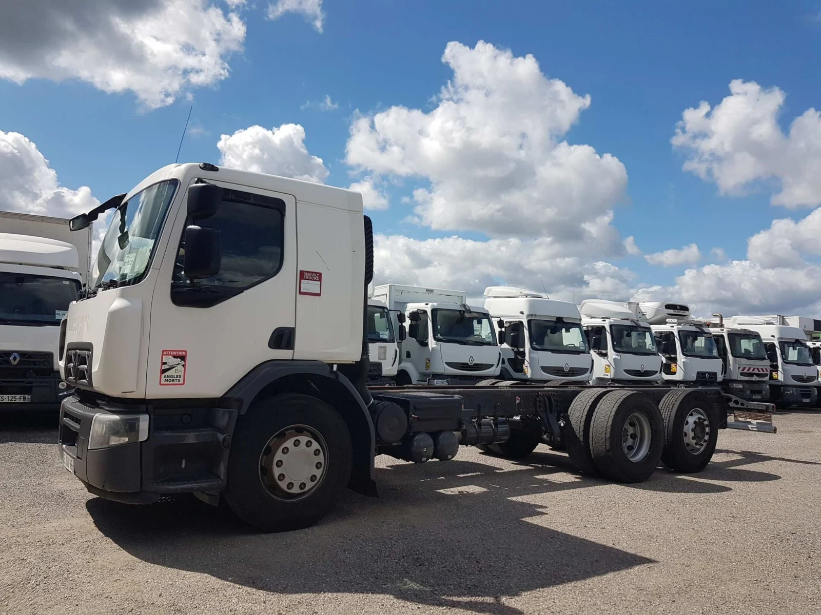 Renault D D WIDE 26 380 dti 6x2 9 метра - изображение 3