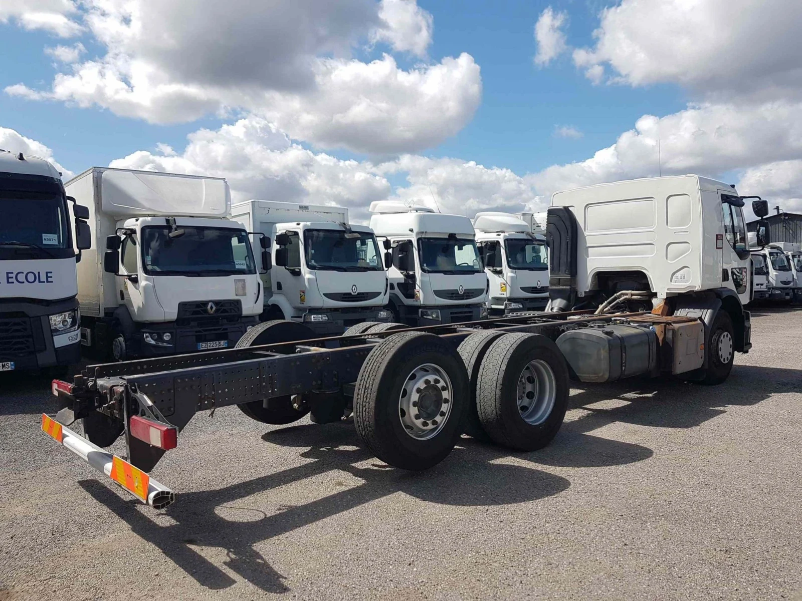 Renault D D WIDE 26 380 dti 6x2 9 метра - изображение 5