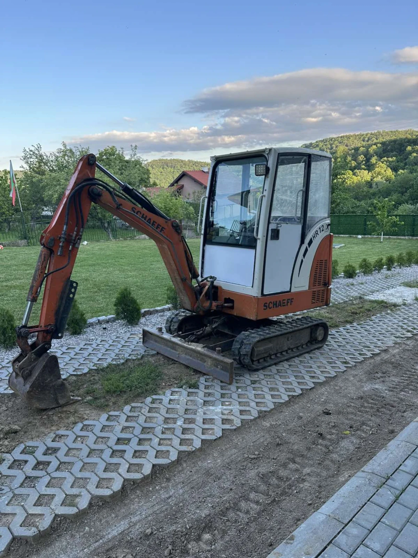 Багер Schaeff HR12