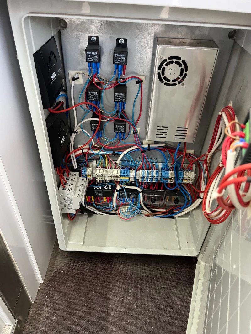 Каравана ABI Goupil 4 , снимка 9 - Каравани и кемпери - 52202254