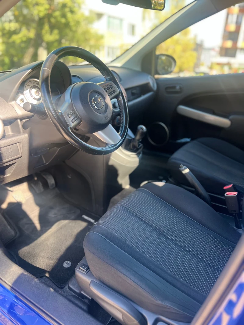 Mazda 2, снимка 10 - Автомобили и джипове - 47683158