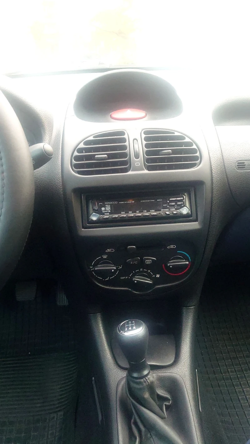 Peugeot 206 1.4HDI, снимка 12 - Автомобили и джипове - 48104544