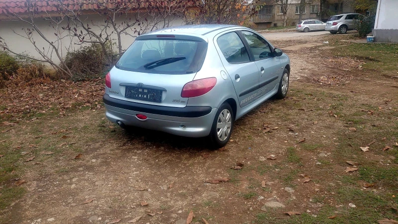 Peugeot 206 1.4HDI, снимка 6 - Автомобили и джипове - 48104544