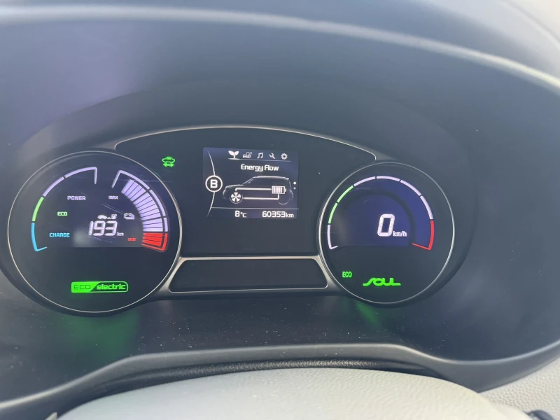 Kia Soul EV 30.5kWh, снимка 11 - Автомобили и джипове - 48168235