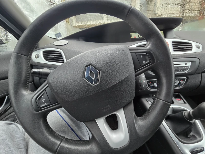 Renault Grand scenic 1.4, снимка 7 - Автомобили и джипове - 49551849