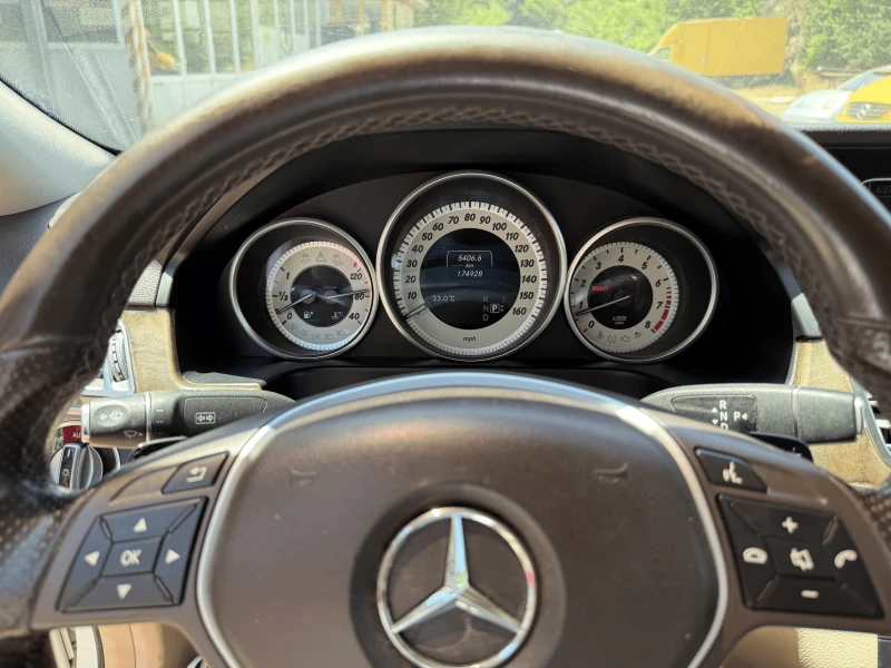 Mercedes-Benz E 350 3.5 V6, снимка 10 - Автомобили и джипове - 52297705