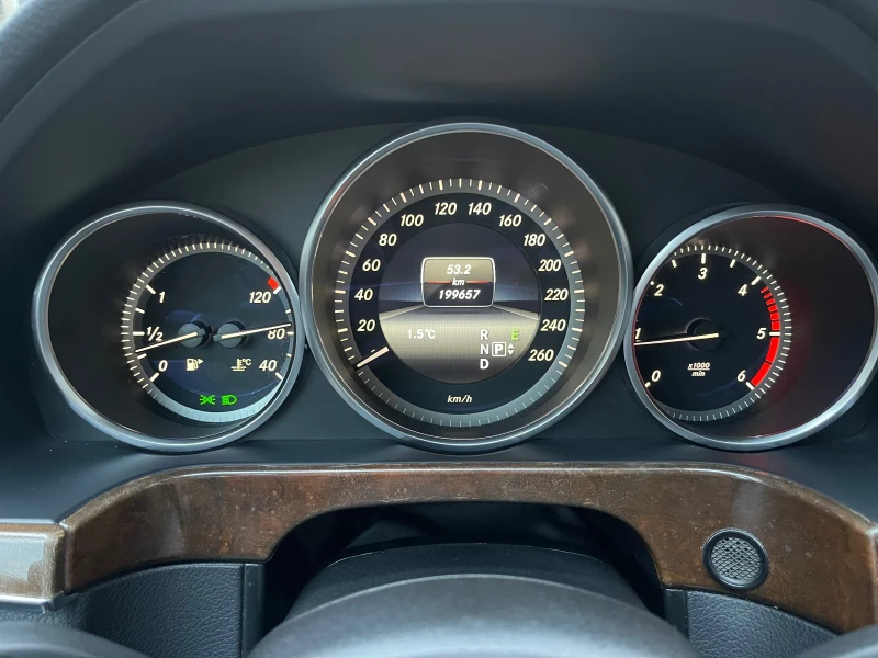 Mercedes-Benz E 220 220CDI Facelift, снимка 15 - Автомобили и джипове - 53049560