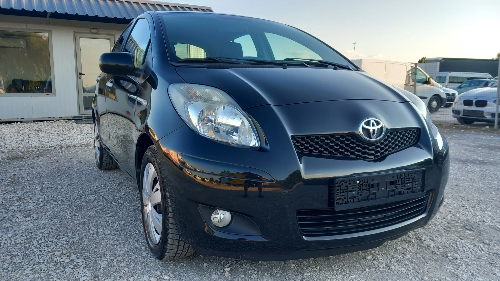 Toyota Yaris 1.4D-4D-6ск/КЛИМАТРОНИК - изображение 2