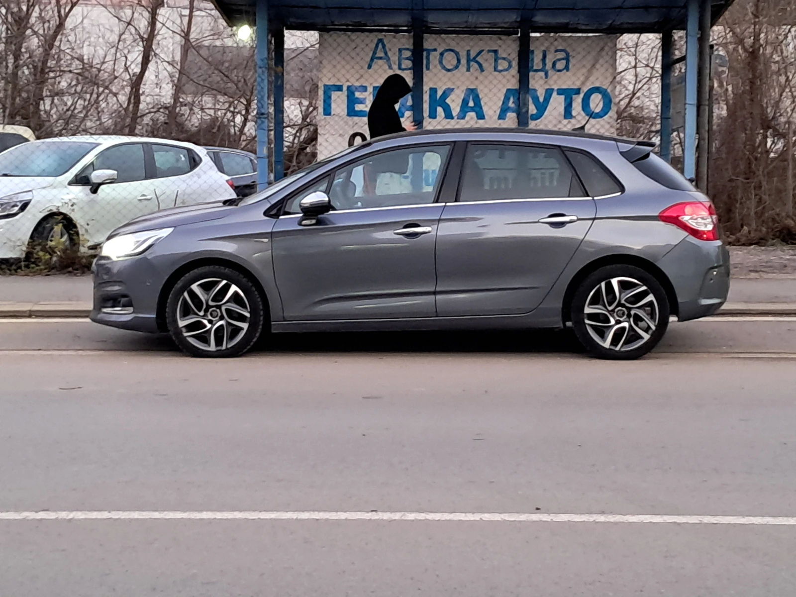 Citroen C4 2.0 HDI EKSKLUZIV - изображение 8