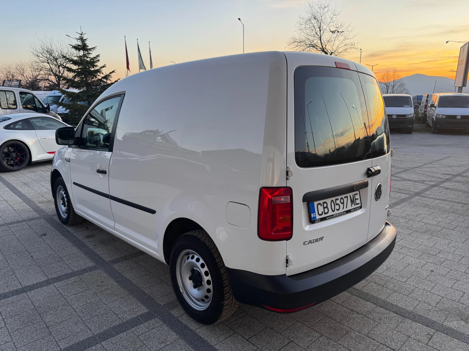 VW Caddy 2.0TDI Клима Euro 6 - изображение 4