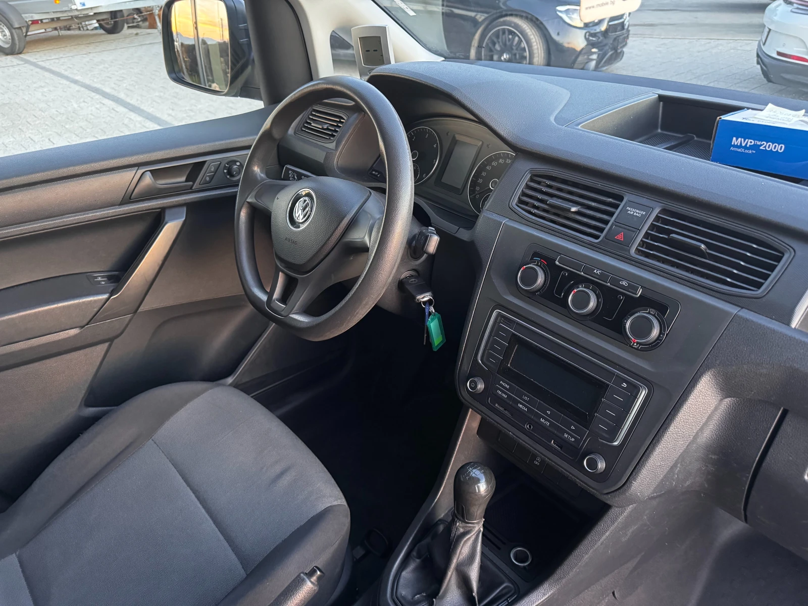 VW Caddy 2.0TDI Клима Euro 6 - изображение 9