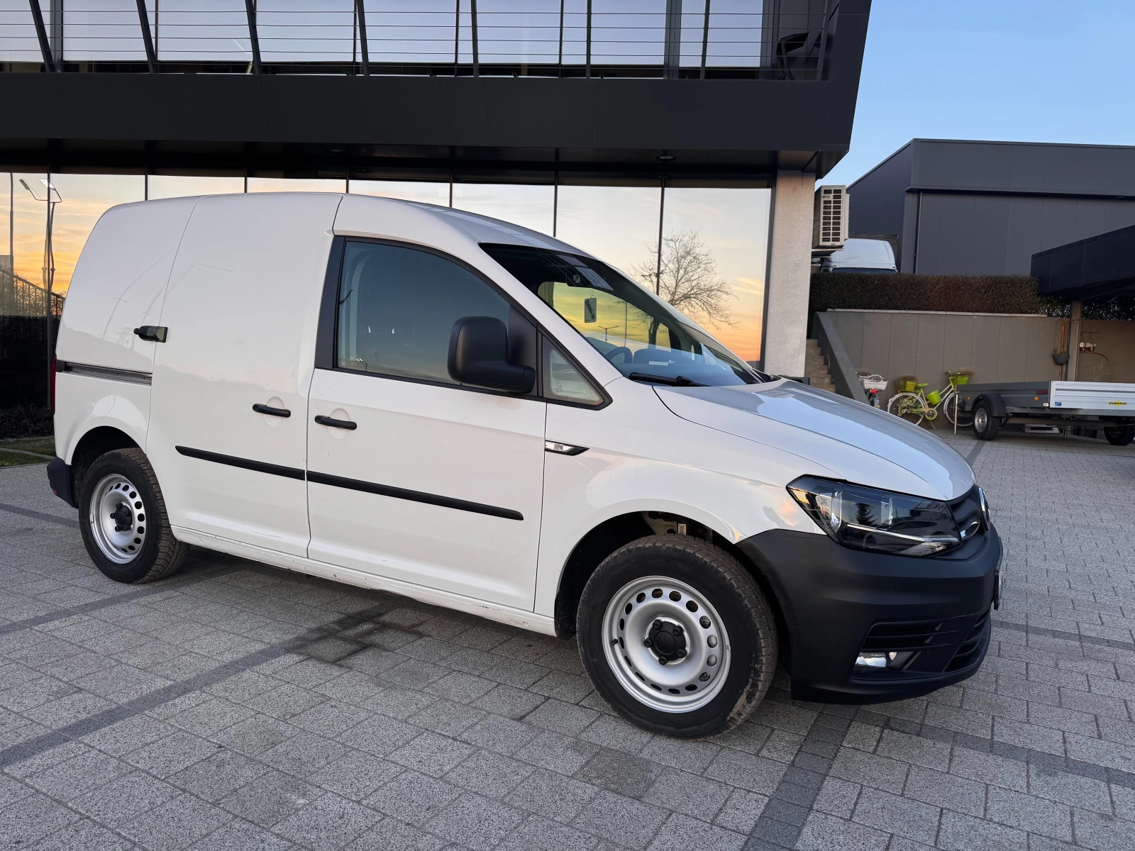 VW Caddy 2.0TDI Клима Euro 6 - изображение 2