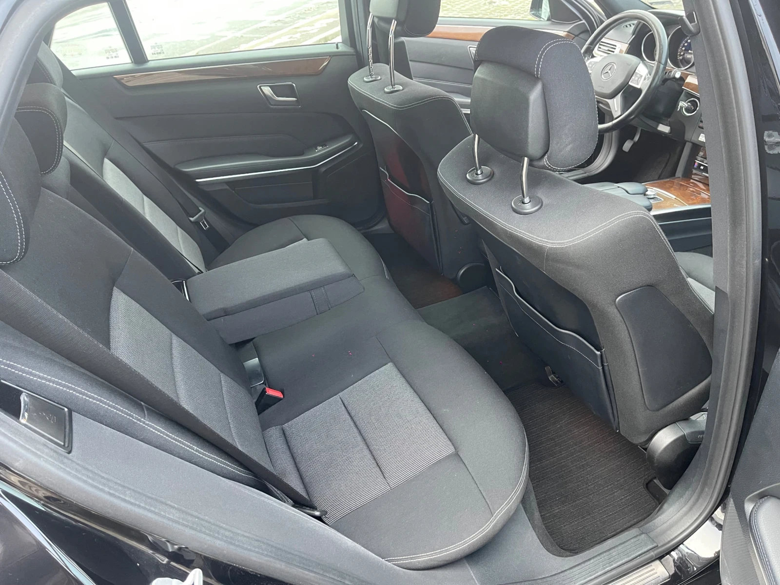 Mercedes-Benz E 220 220CDI Уникален  - изображение 8