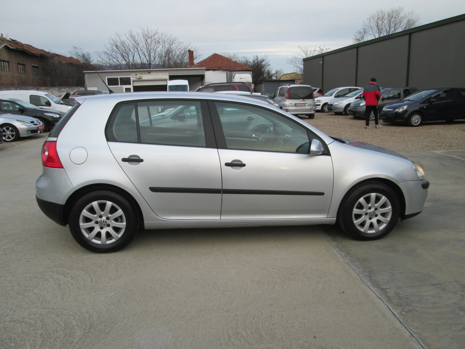 VW Golf 1.6I-102kc-НОВА-Сервизна история!! - изображение 3