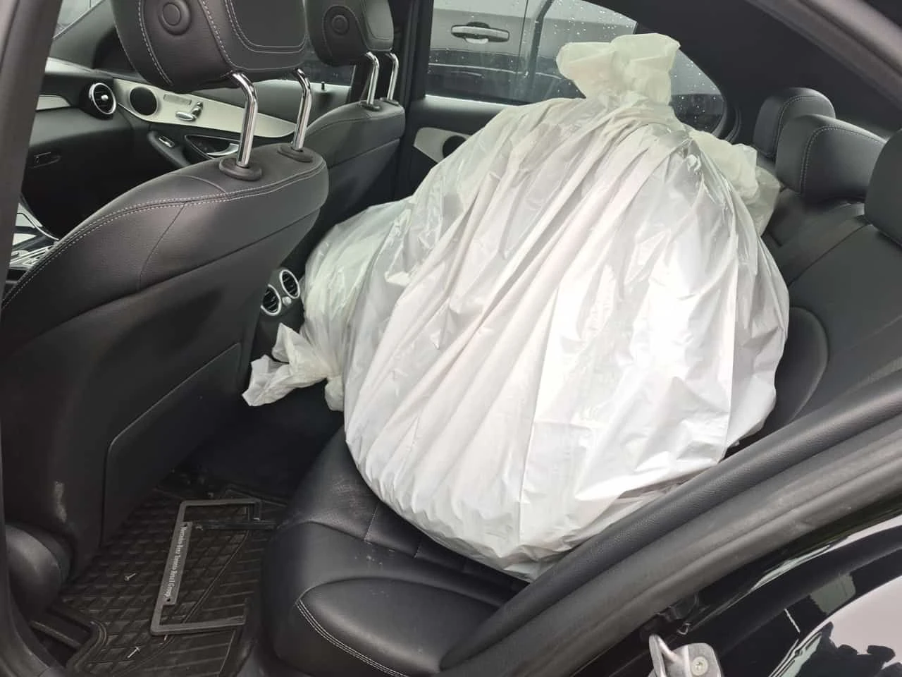 Mercedes-Benz C 300 CARFAX/Подгрев/Памет/Панорама/2 ключа/+ ГУМИ, снимка 11 - Автомобили и джипове - 53919190