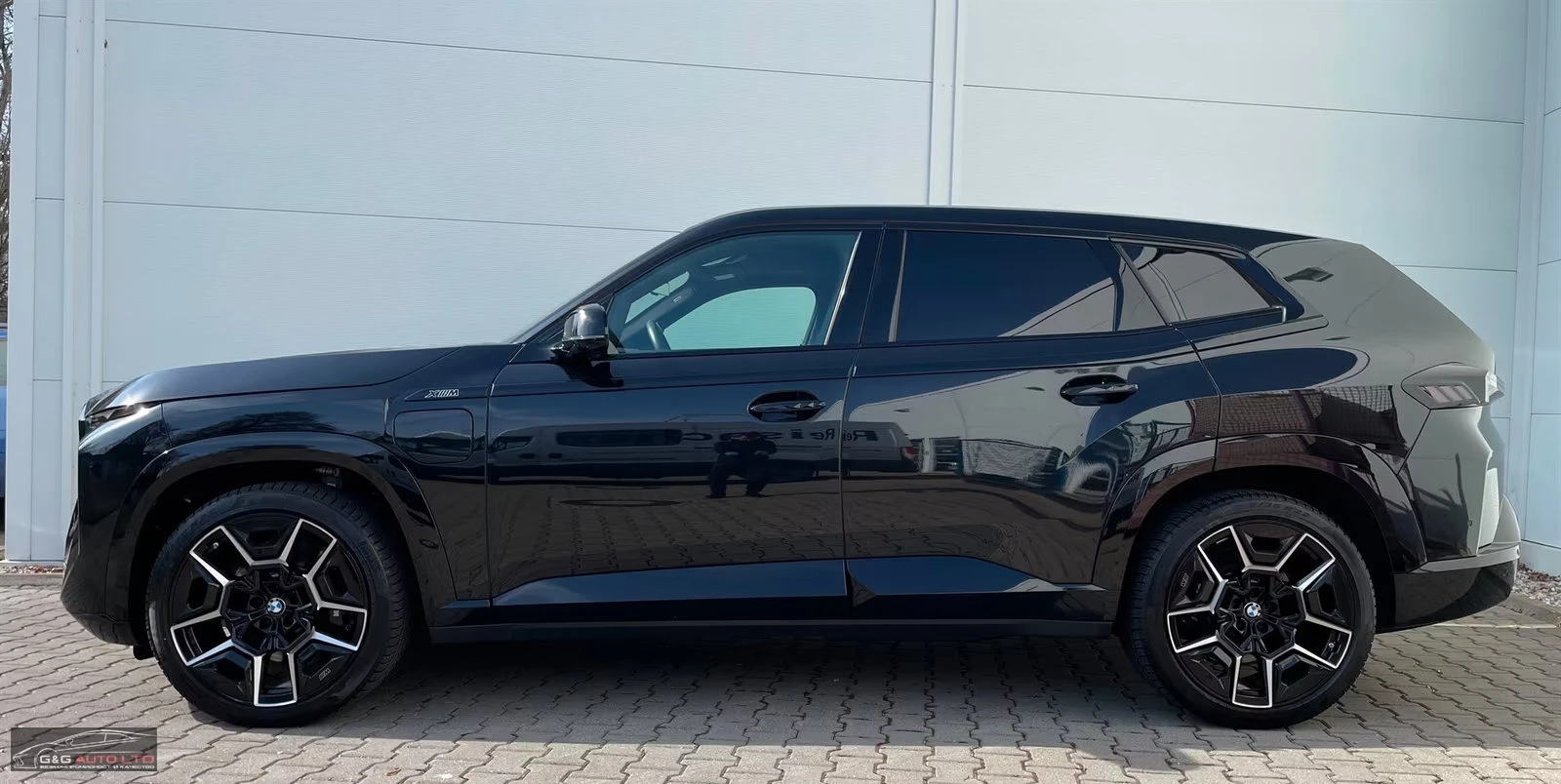 BMW XM 50e/475HP/360/4X4/B&O/PANO/ACC/HUD/DIGITAL/248z, снимка 2 - Автомобили и джипове - 54057315