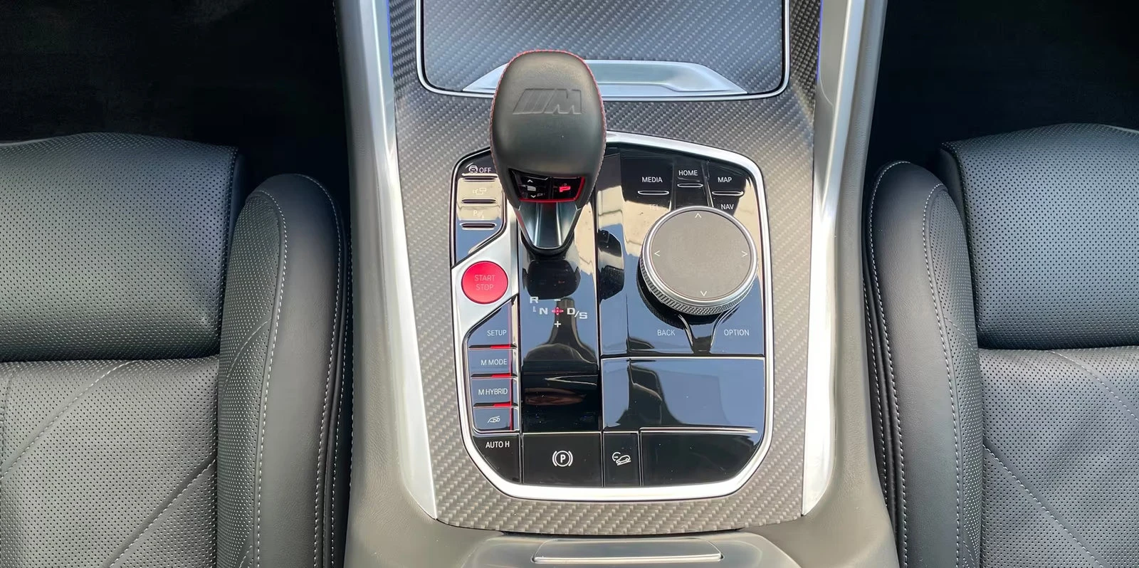 BMW XM 50e/475HP/360/4X4/B&O/PANO/ACC/HUD/DIGITAL/248z, снимка 11 - Автомобили и джипове - 54057315