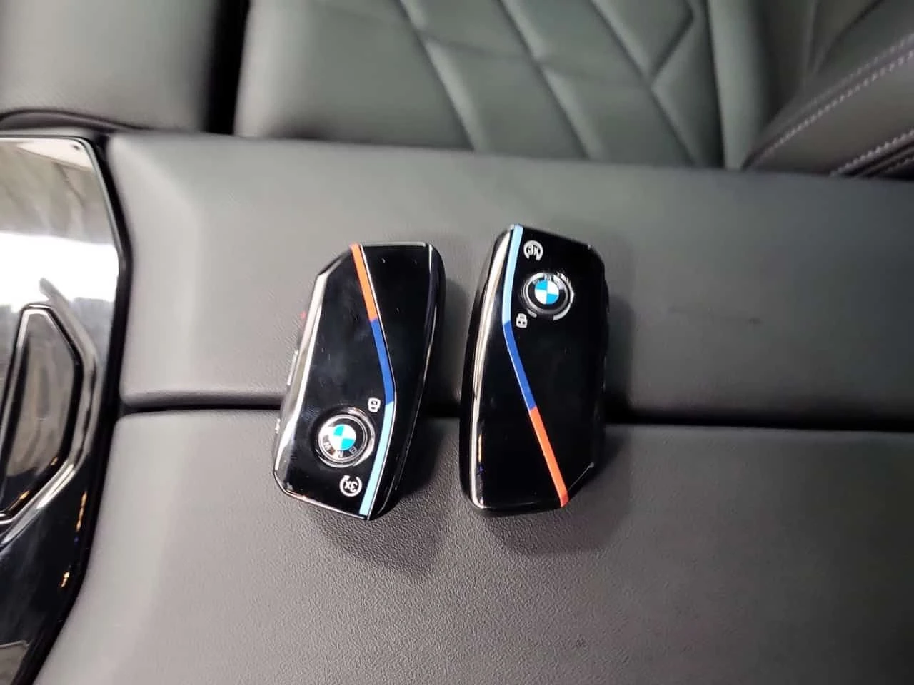 BMW i5 M60 XDRIVE| BROOKLYN GREY| B&W| HUD| 360| 2 КЛЮЧА, снимка 16 - Автомобили и джипове - 54156465