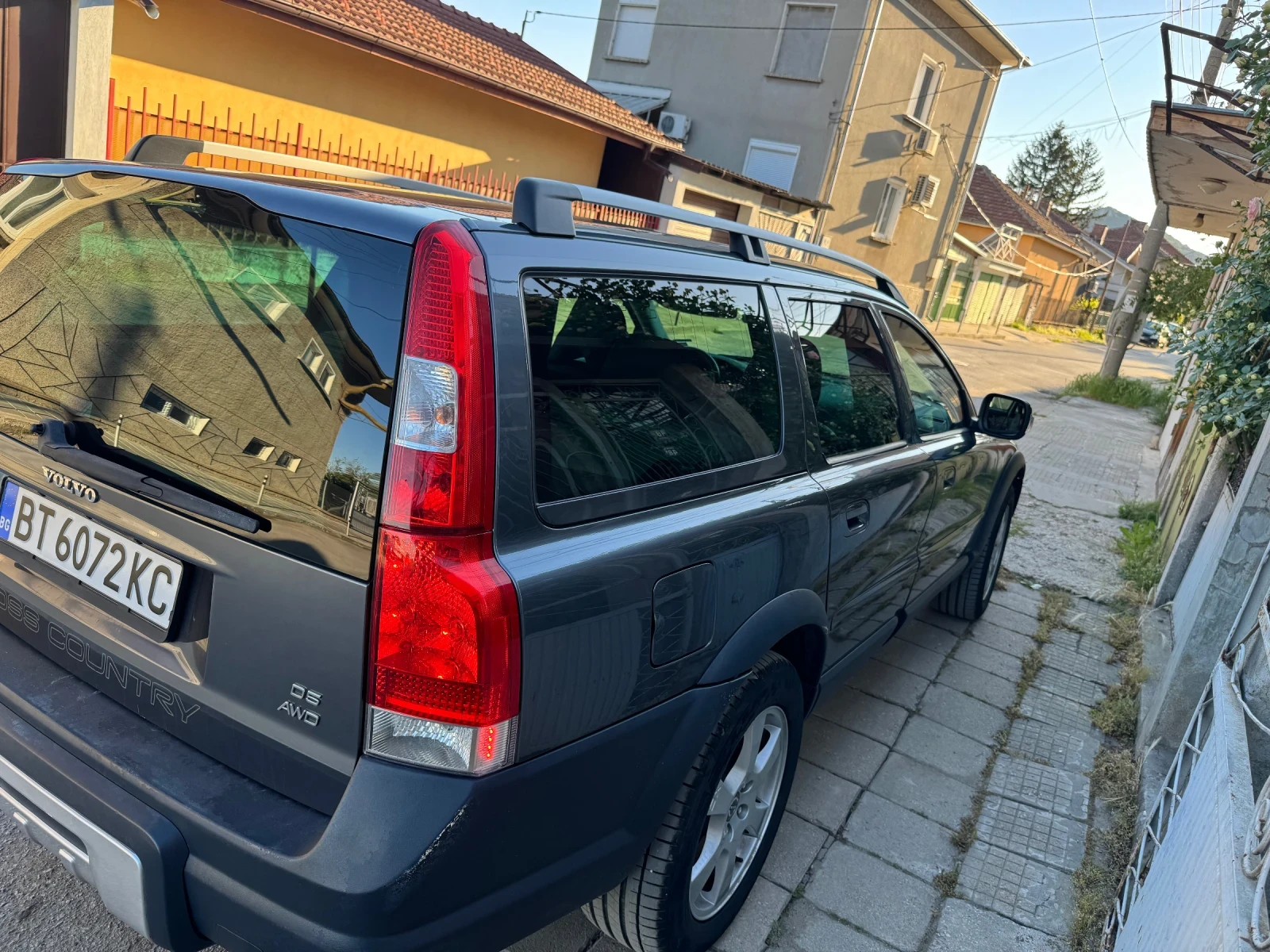Volvo Xc70 D5, снимка 2 - Автомобили и джипове - 54633772