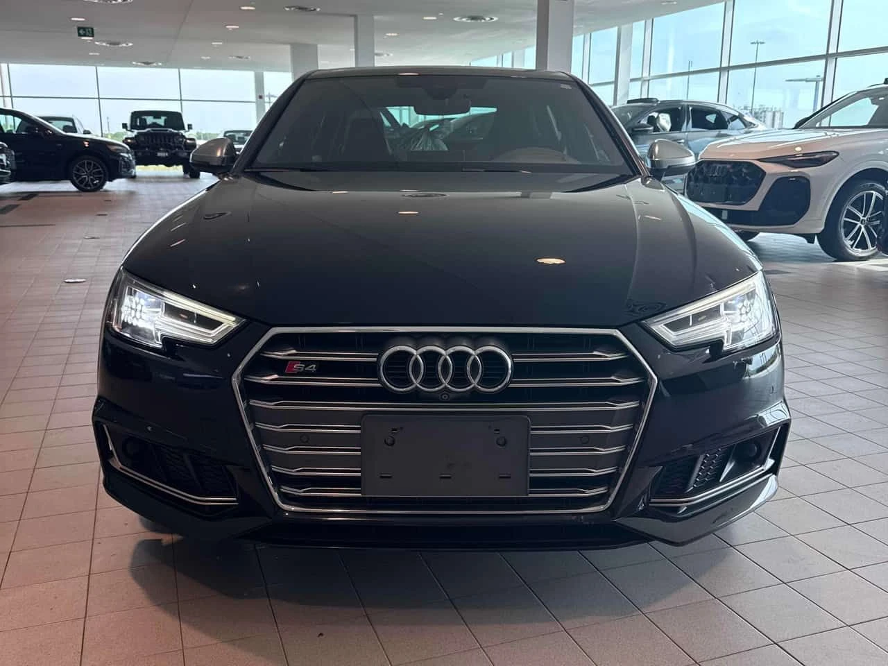 Audi S4 | Technik | DISTRONIC | HUD | ШИБИДАХ | B&O | , снимка 6 - Автомобили и джипове - 54796525