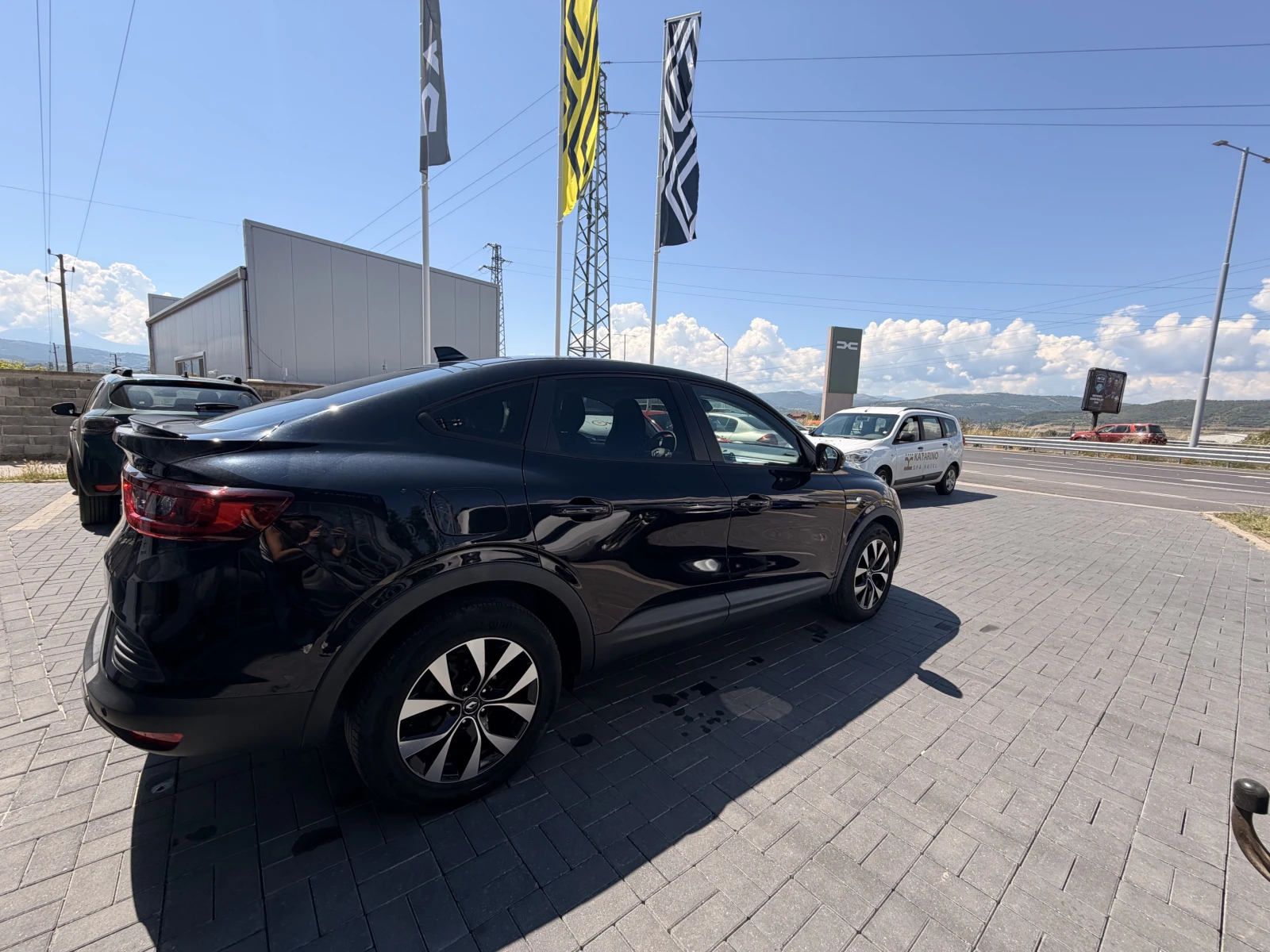 Renault Arkana 1.3 TCe / 140 к.с/ EDC, снимка 4 - Автомобили и джипове - 54836743