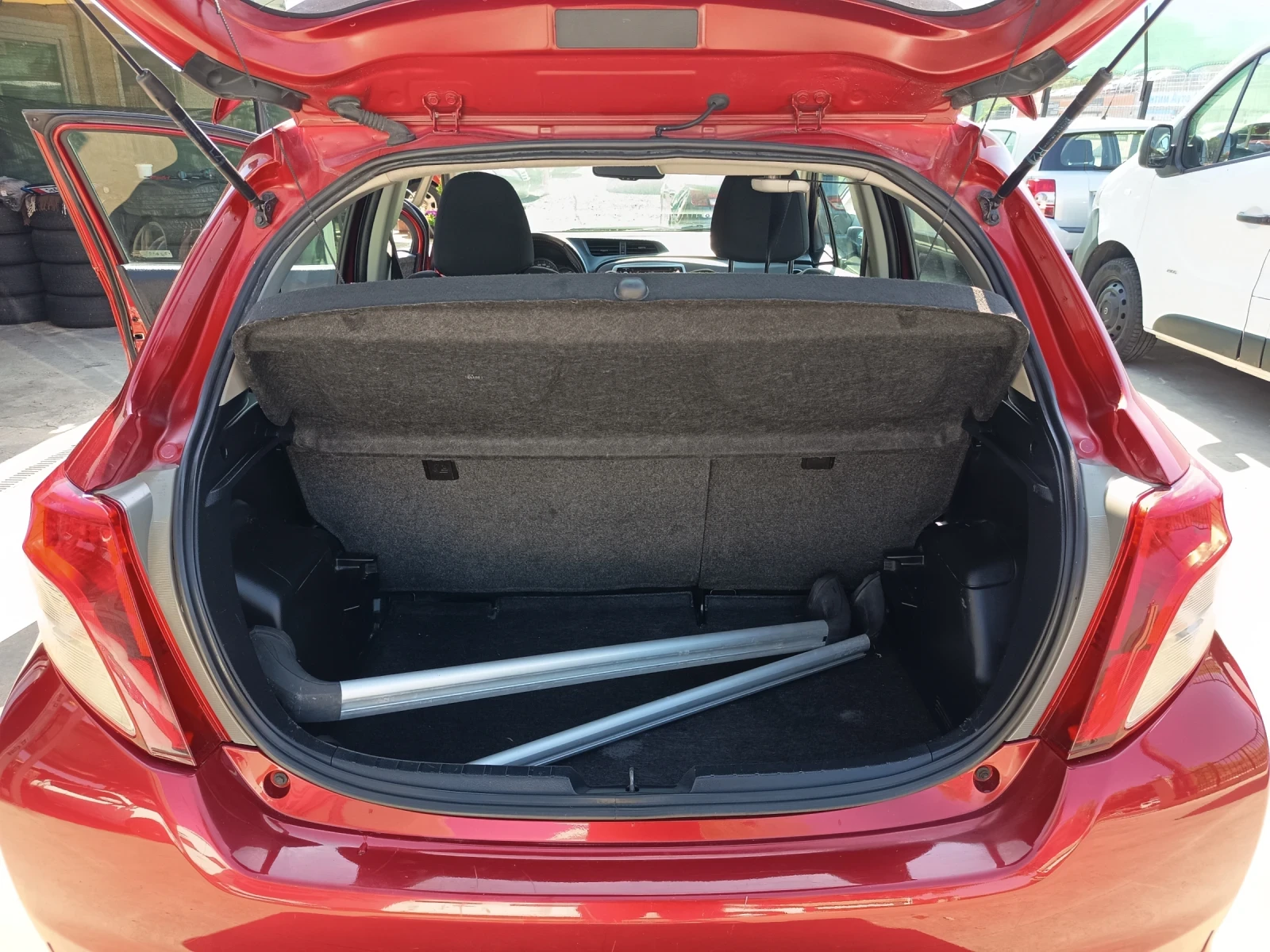 Toyota Yaris 1.4d4d, снимка 12 - Автомобили и джипове - 54856711