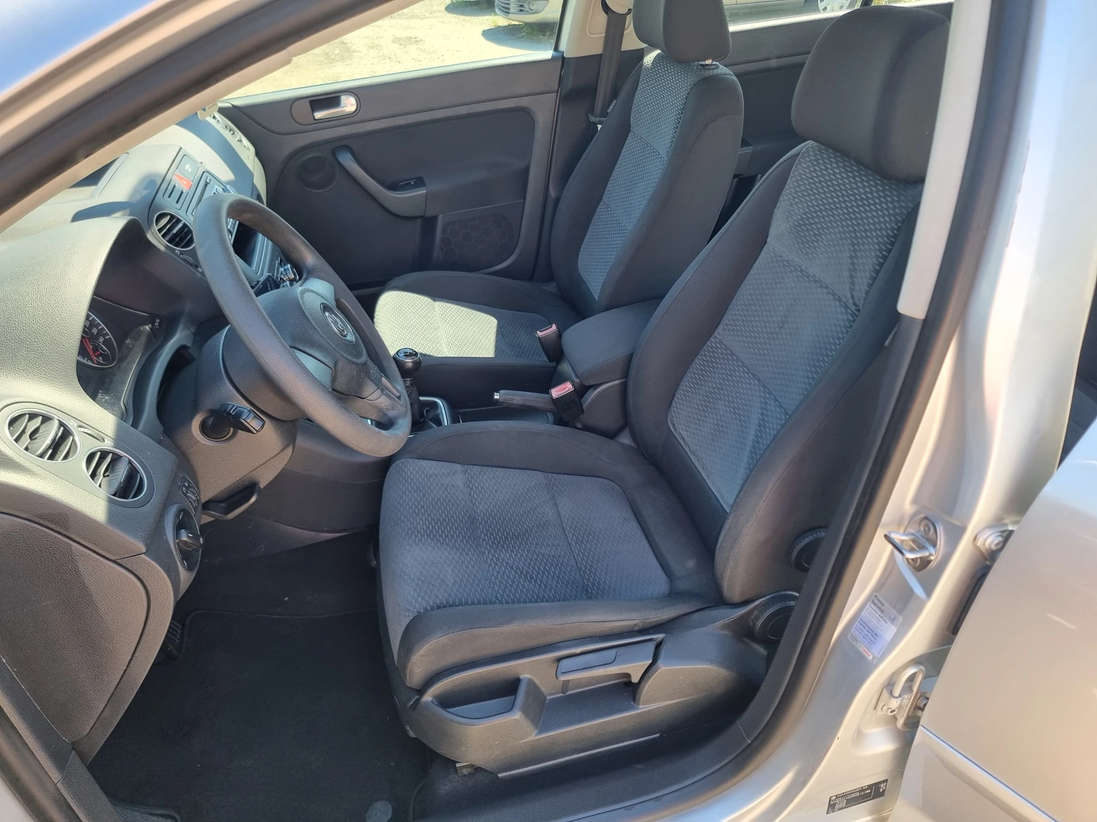 VW Golf Plus 1.6i-Gpl-Euro-5A, снимка 15 - Автомобили и джипове - 55749941