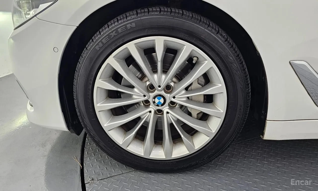 BMW 530 * 530i Luxury Plus * ЦЕНА ДО БГ, снимка 5 - Автомобили и джипове - 56132468