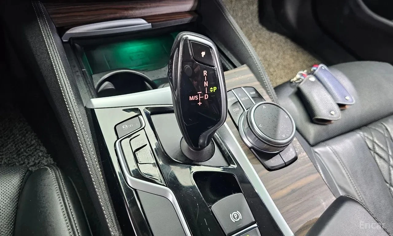 BMW 530 * 530i Luxury Plus * ЦЕНА ДО БГ, снимка 9 - Автомобили и джипове - 56132468