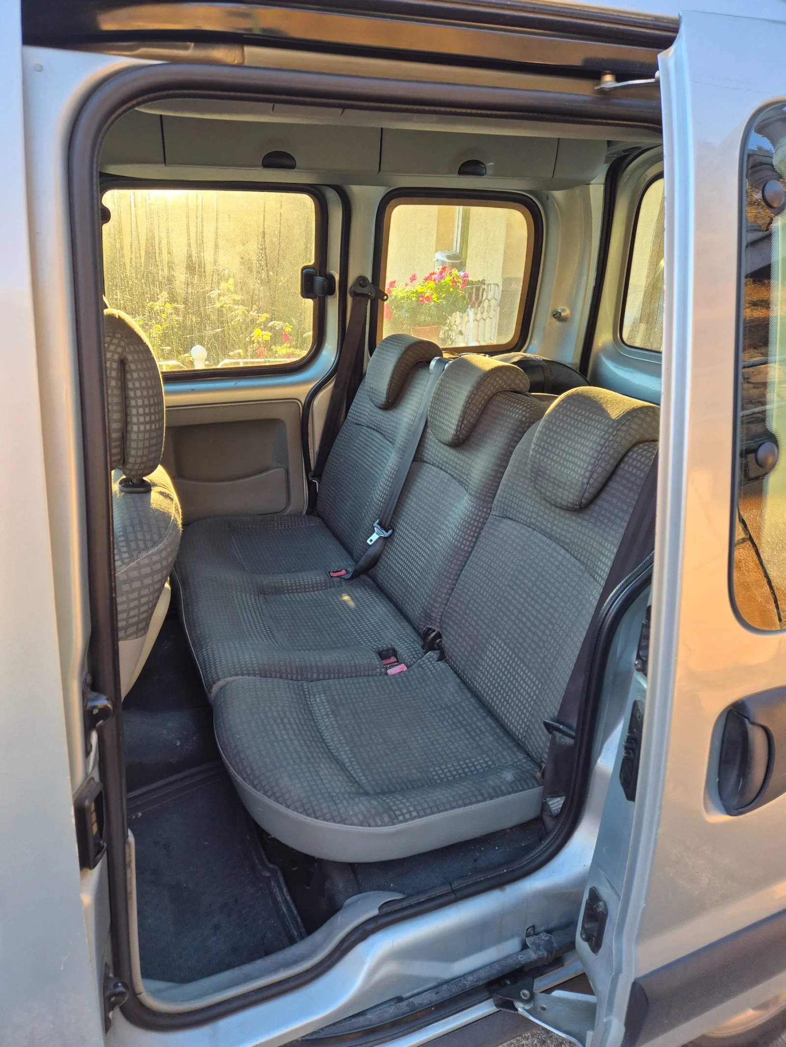 Renault Kangoo 4x4, снимка 6 - Автомобили и джипове - 56513533