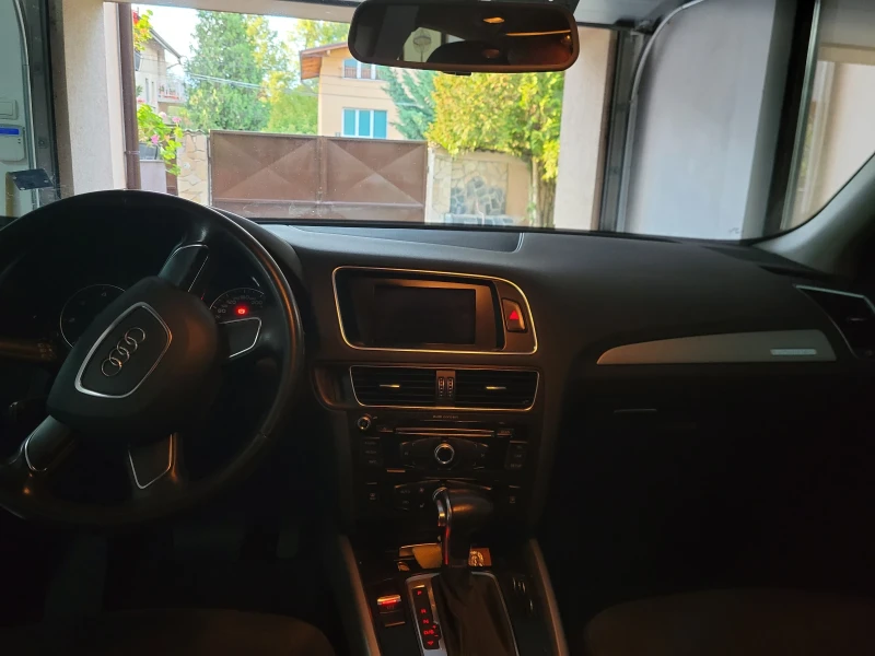 Audi Q5 2.0 TDI, снимка 11 - Автомобили и джипове - 47882271