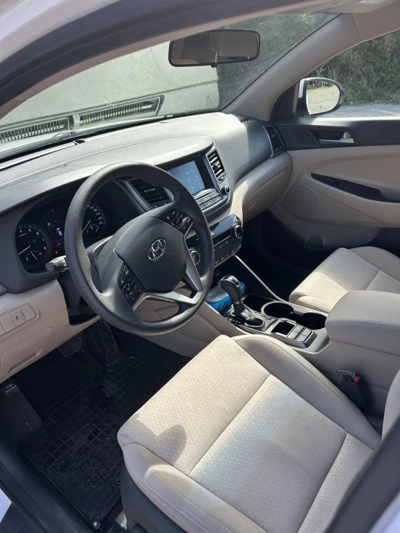 Hyundai Tucson, снимка 6 - Автомобили и джипове - 52126831