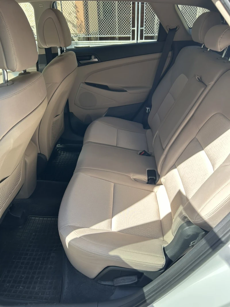 Hyundai Tucson, снимка 7 - Автомобили и джипове - 52126831