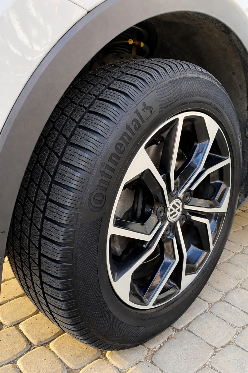 VW Tiguan 2.0TSI 4MOTION BMT, снимка 7 - Автомобили и джипове - 53202388