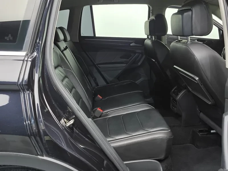 VW Tiguan 2.0 TDI PREMIUM, снимка 11 - Автомобили и джипове - 55560258