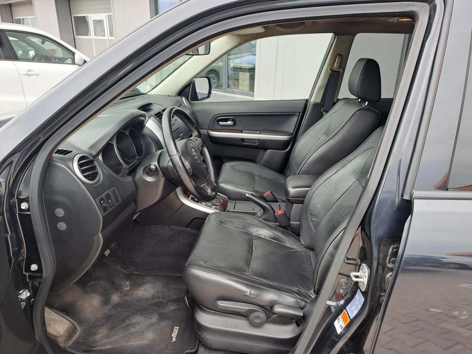 Suzuki Grand vitara 2.0 JLXEW AUTO - изображение 9