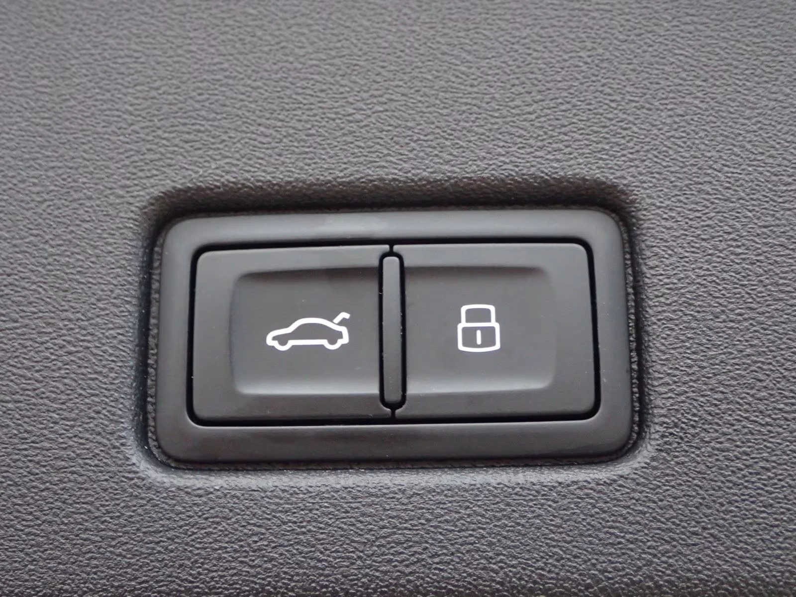 Audi Q4 Etron35/170HP/S-LINE/CAM/KEYLESS/NAVI/DIGITAL/840v - изображение 8