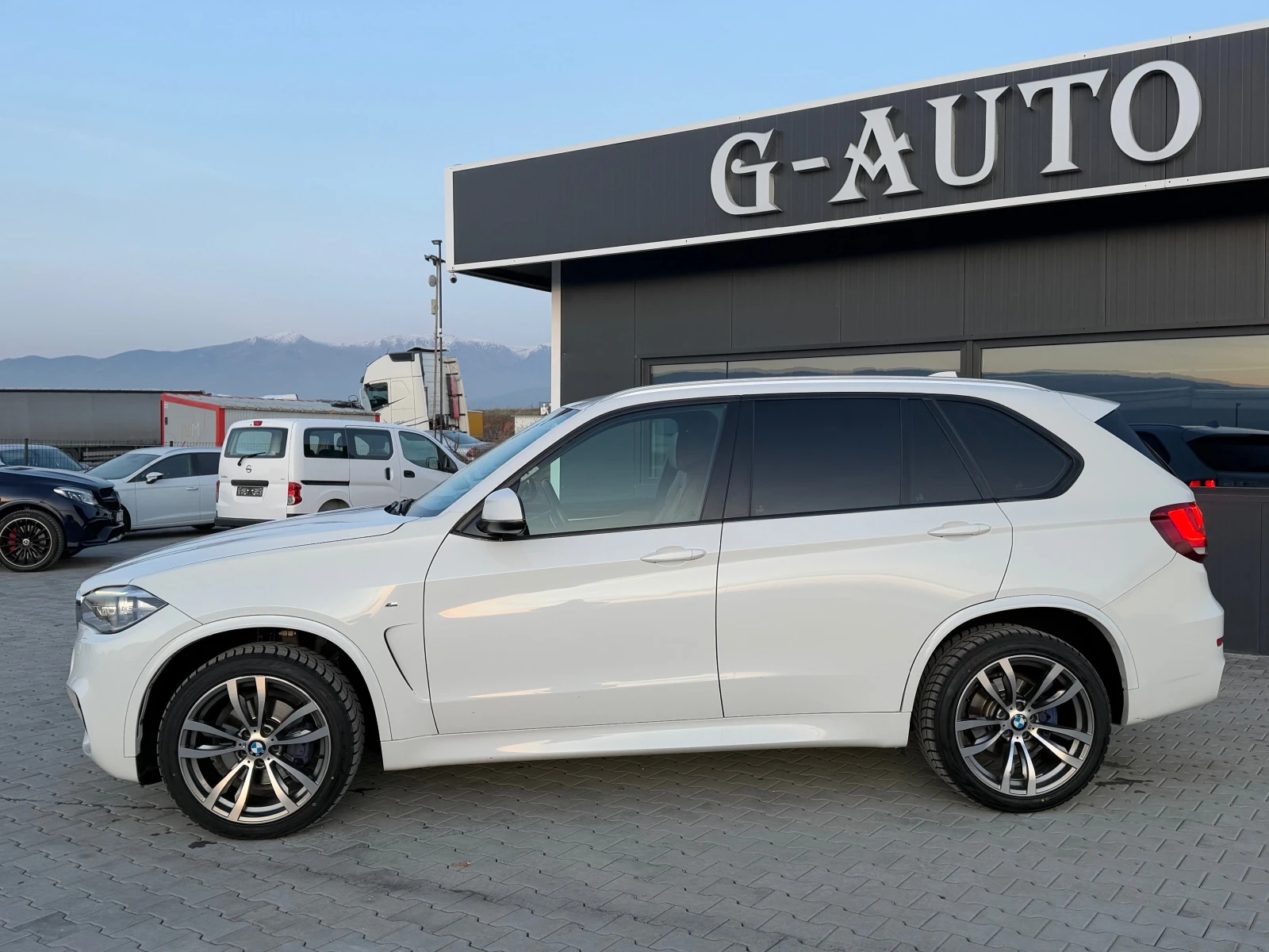 BMW X5 3.0xd M Paket Напълно обслужена !!! - изображение 8