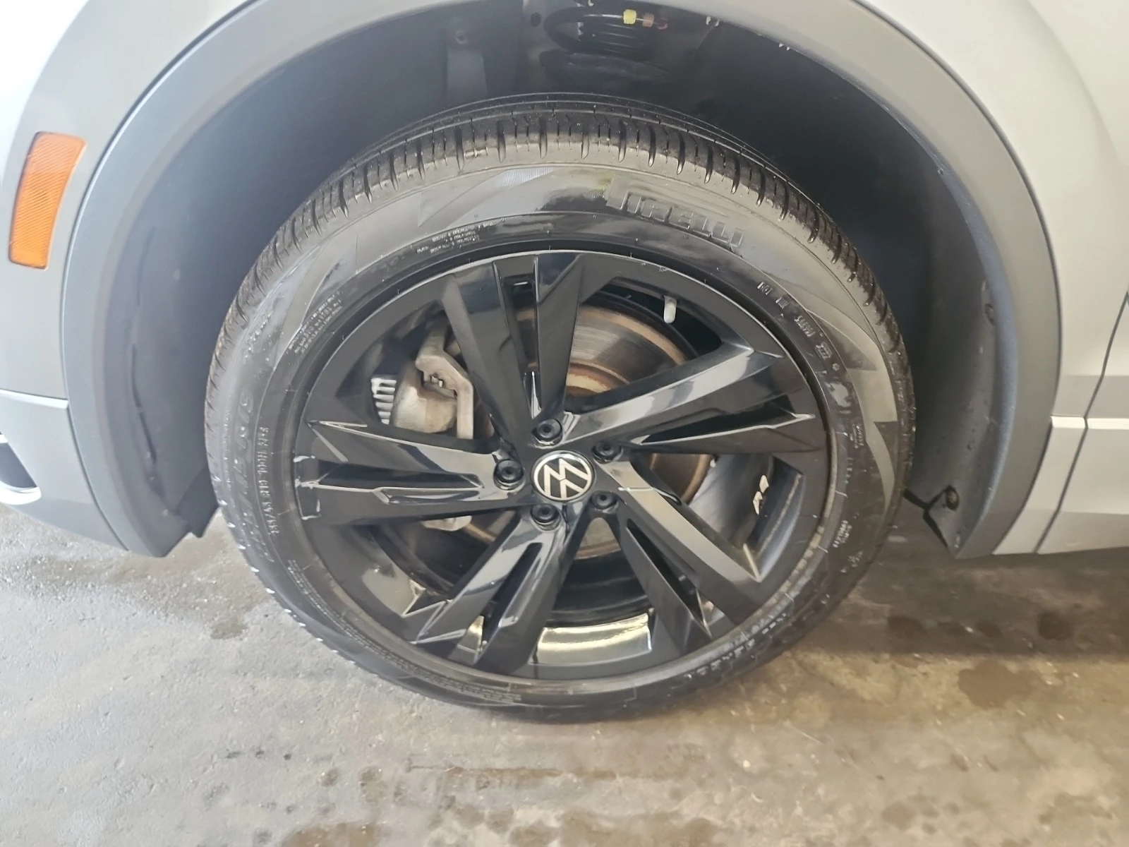 VW Tiguan COMFORTLINE R-LINE BLACK EDITION/AWD/Pano, снимка 7 - Автомобили и джипове - 54948406