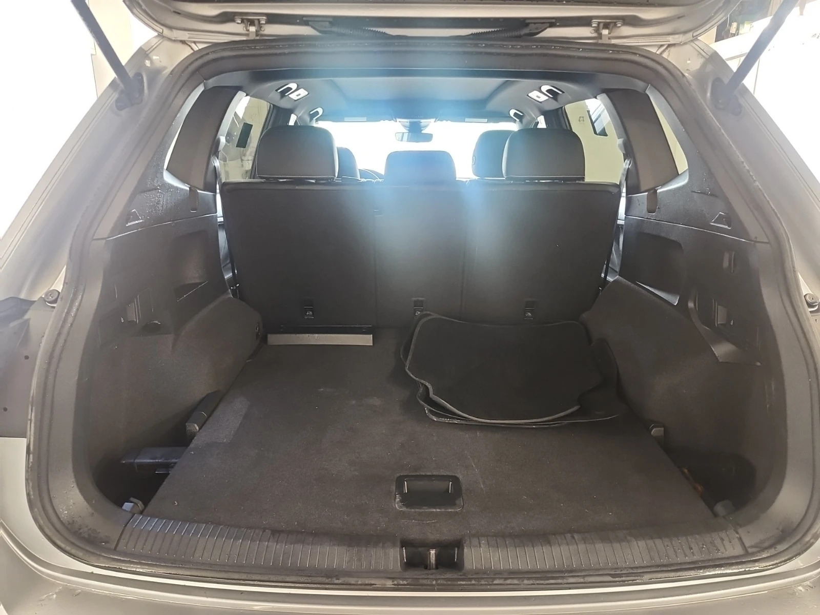 VW Tiguan COMFORTLINE R-LINE BLACK EDITION/AWD/Pano, снимка 8 - Автомобили и джипове - 54948406