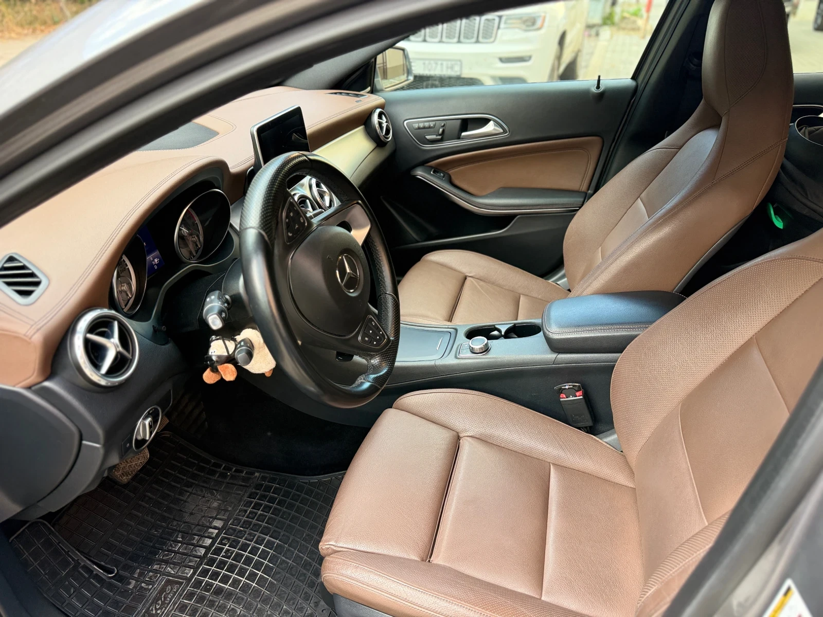 Mercedes-Benz GLA 250, снимка 9 - Автомобили и джипове - 55667193