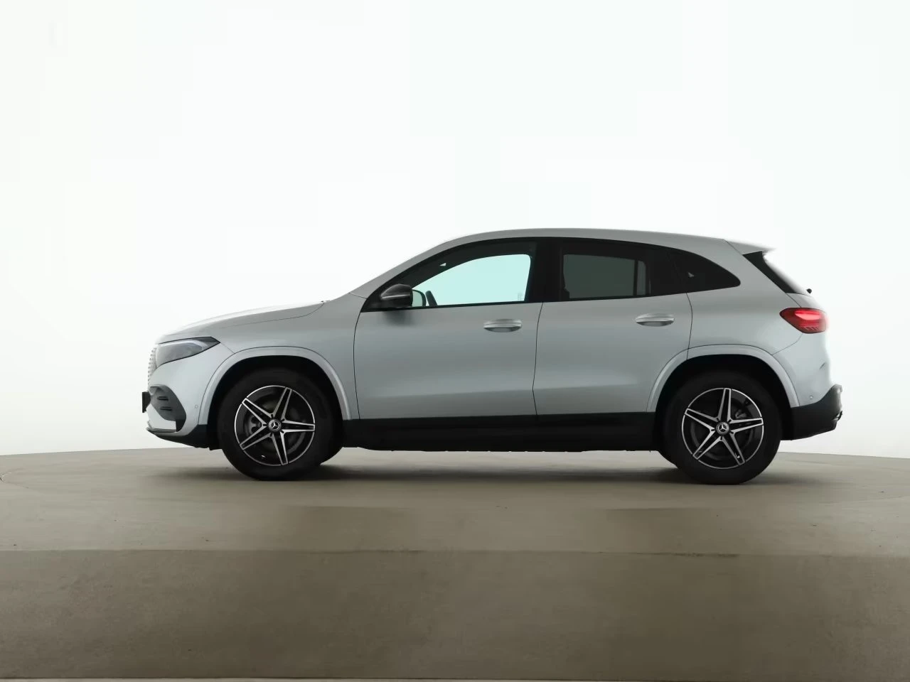Mercedes-Benz EQA 250+ / FACELIFT / AMG / NIGHT / CAMERA /, снимка 4 - Автомобили и джипове - 55716779