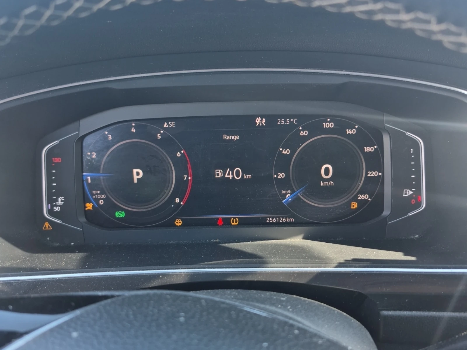 VW Tiguan * HIGHLINE * CARFAX * БЕЗ ПЪРВОНАЧАЛНА ВНОСКА, снимка 9 - Автомобили и джипове - 55831871