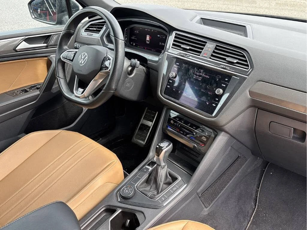 VW Tiguan 2.0* 4MOTION* R-LINE* ПАНО* КАМЕРА* КРАЙНА ЦЕНА, снимка 10 - Автомобили и джипове - 56209036