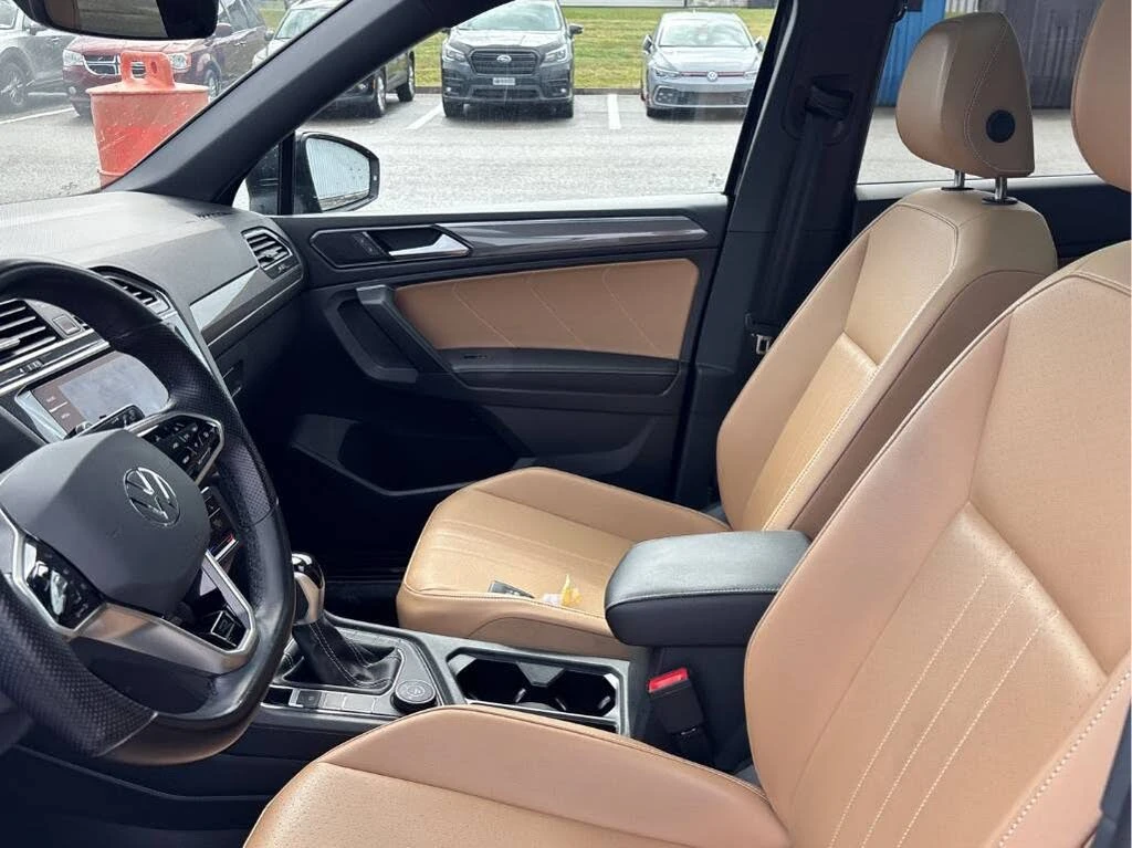 VW Tiguan 2.0* 4MOTION* R-LINE* ПАНО* КАМЕРА* КРАЙНА ЦЕНА, снимка 7 - Автомобили и джипове - 56209036